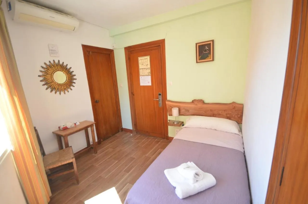 Hostal La Palmera Τορρεμολίνος Πανσιόν